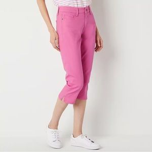 St. John’s Mid Rise Capris